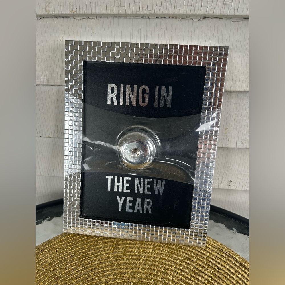 NEW YEARS “RING IN THE NEW YEAR” PICTURE FRAME WITH ATTACHED BELL. NWT